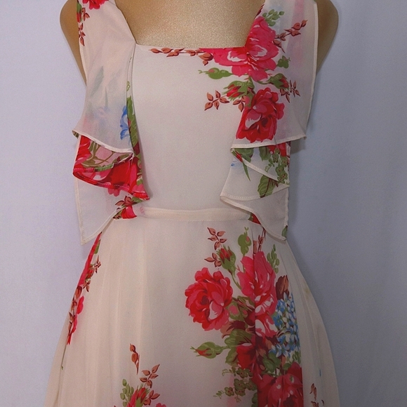 Betsey Johnson Rose Floral Print Ivory Handkerchief Tea Dress Sz 2 - Picture 3 of 12